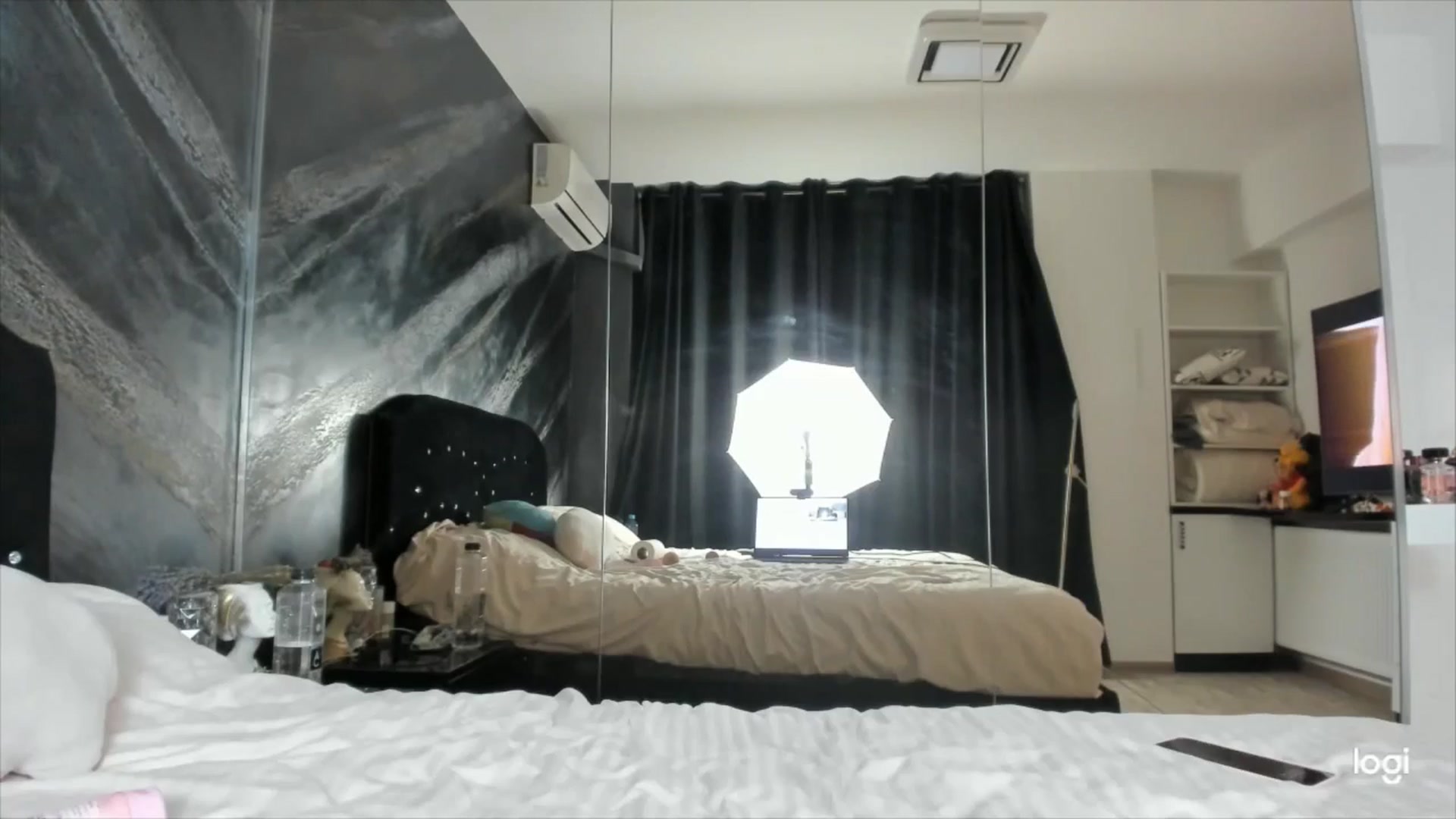 Gallery image thumbnail from HaleySweet18's myfreecams stream on, 07/21/2025, 24:16 image 16 of 20