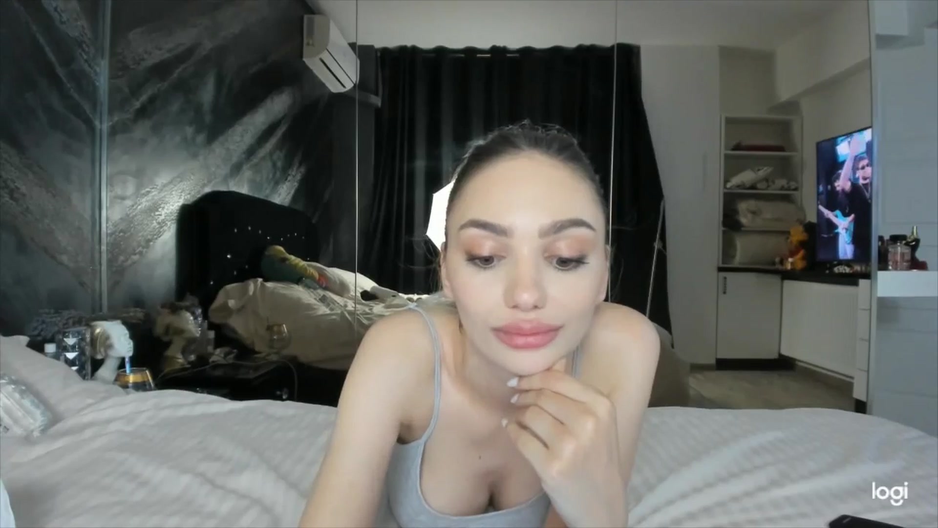 Gallery image thumbnail from HaleySweet18's myfreecams stream on, 07/23/2025, 02:15 image 4 of 20