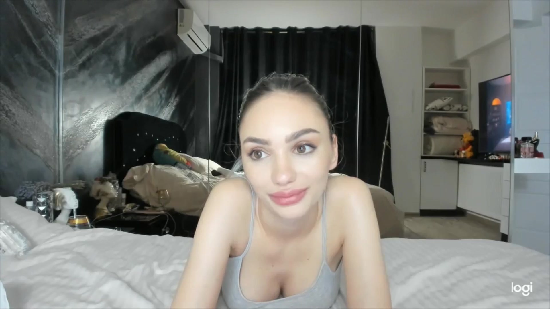 Gallery image thumbnail from HaleySweet18's myfreecams stream on, 07/23/2025, 02:15 image 5 of 20