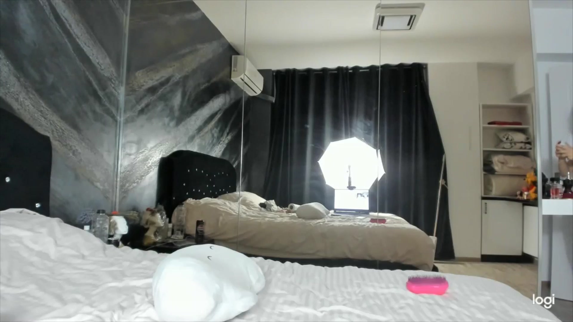 Gallery image thumbnail from HaleySweet18's myfreecams stream on, 08/07/2025, 22:26 image 10 of 20