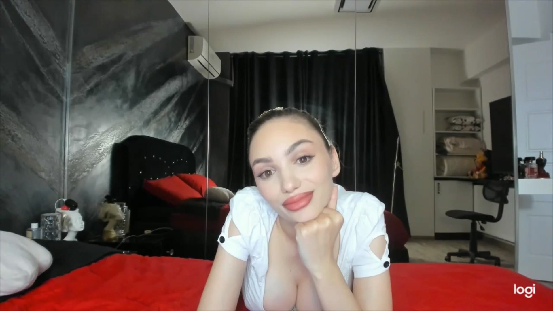 Gallery image thumbnail from HaleySweet18's myfreecams stream on, 08/17/2025, 22:13 image 7 of 20