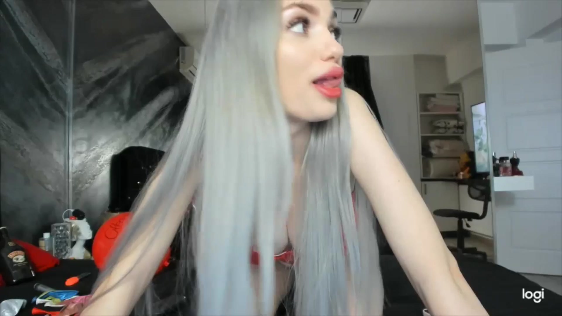 Gallery image thumbnail from HaleySweet18's myfreecams stream on, 08/21/2025, 24:02 image 12 of 20