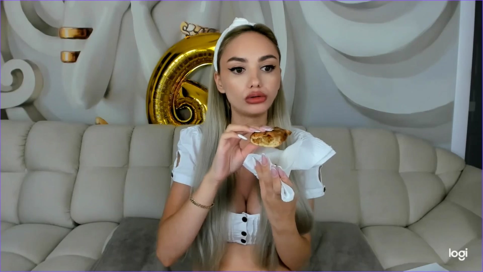 Gallery image thumbnail from HaleySweet18's myfreecams stream on, 09/21/2025, 01:32 image 18 of 20