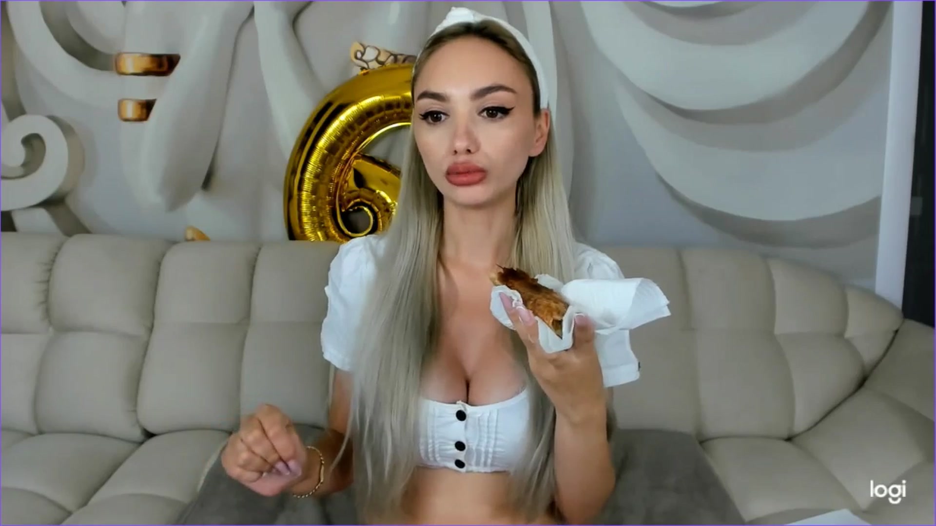 Gallery image thumbnail from HaleySweet18's myfreecams stream on, 09/21/2025, 01:32 image 16 of 20