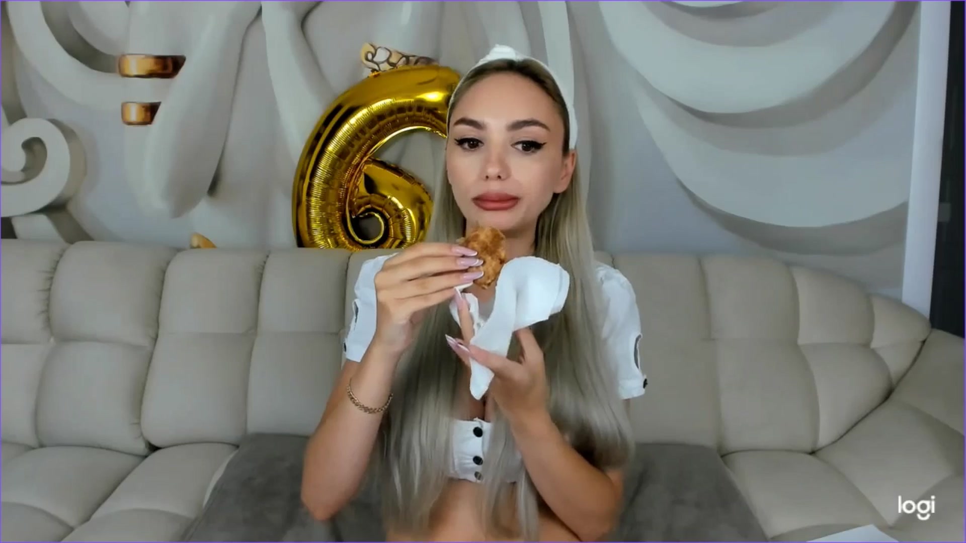 Gallery image thumbnail from HaleySweet18's myfreecams stream on, 09/21/2025, 01:32 image 19 of 20