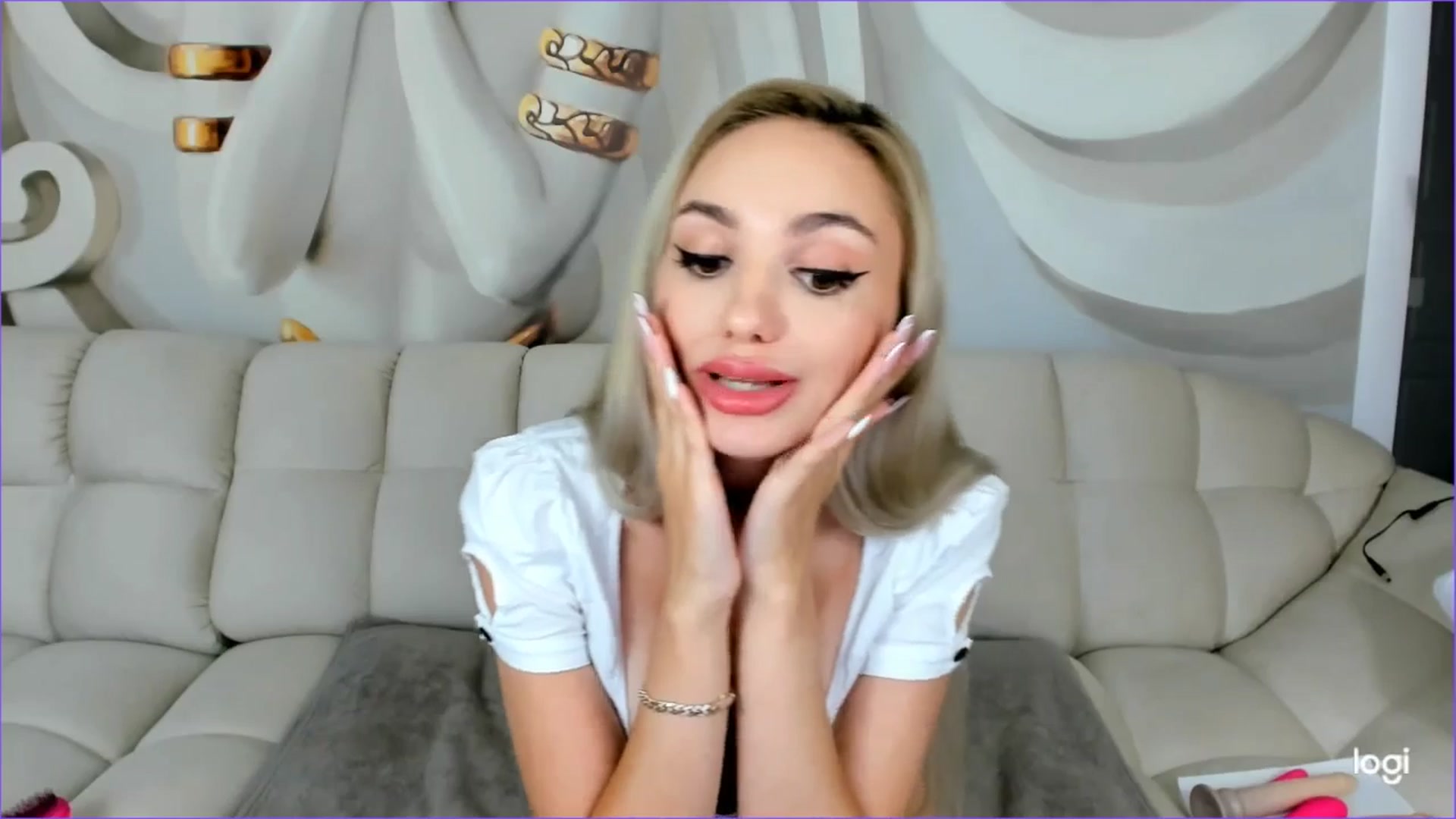 Gallery image thumbnail from HaleySweet18's myfreecams stream on, 09/27/2025, 06:43 image 17 of 20