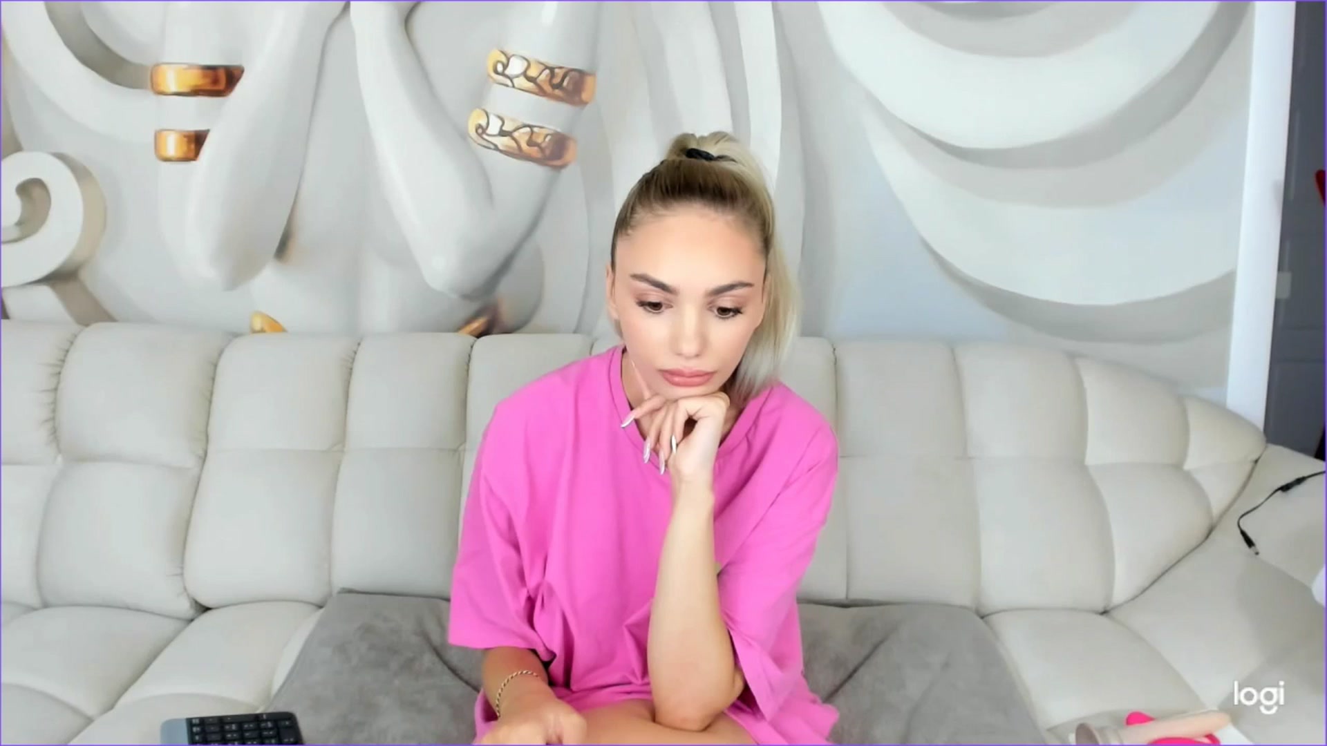 Gallery image thumbnail from HaleySweet18's myfreecams stream on, 10/05/2025, 01:50 image 9 of 20
