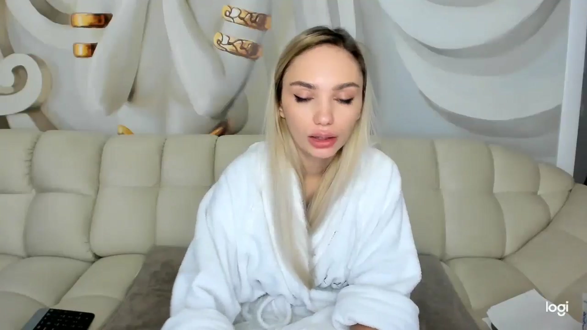 Gallery image thumbnail from HaleySweet18's myfreecams stream on, 11/12/2025, 06:44 image 13 of 20