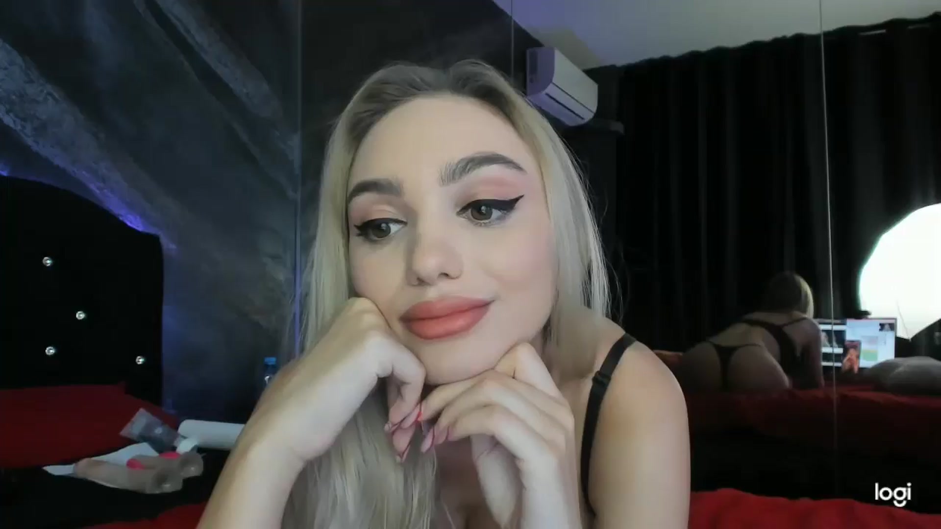 Gallery image thumbnail from HaleySweet18's myfreecams stream on, 11/23/2025, 24:00 image 6 of 20