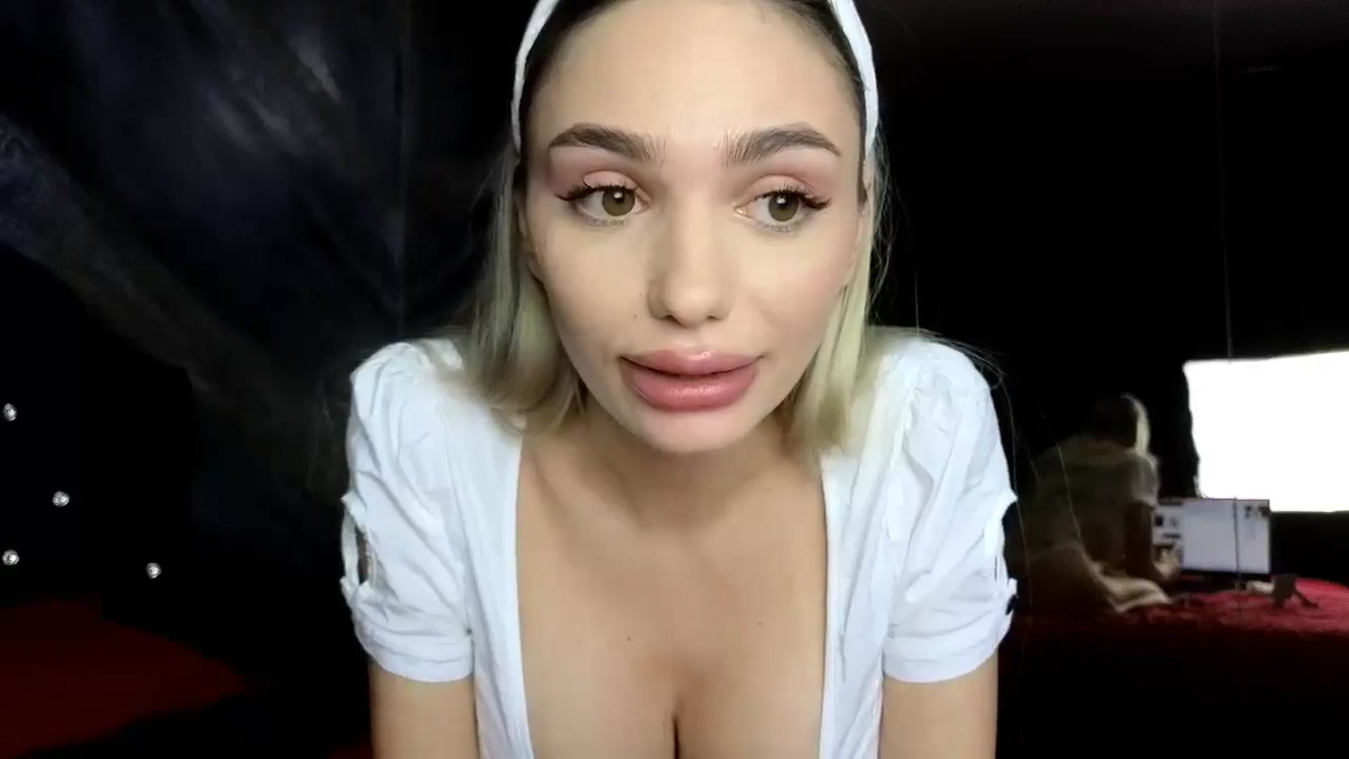 Gallery image thumbnail from HaleySweet18's myfreecams stream on, 12/09/2025, 23:34 image 13 of 20
