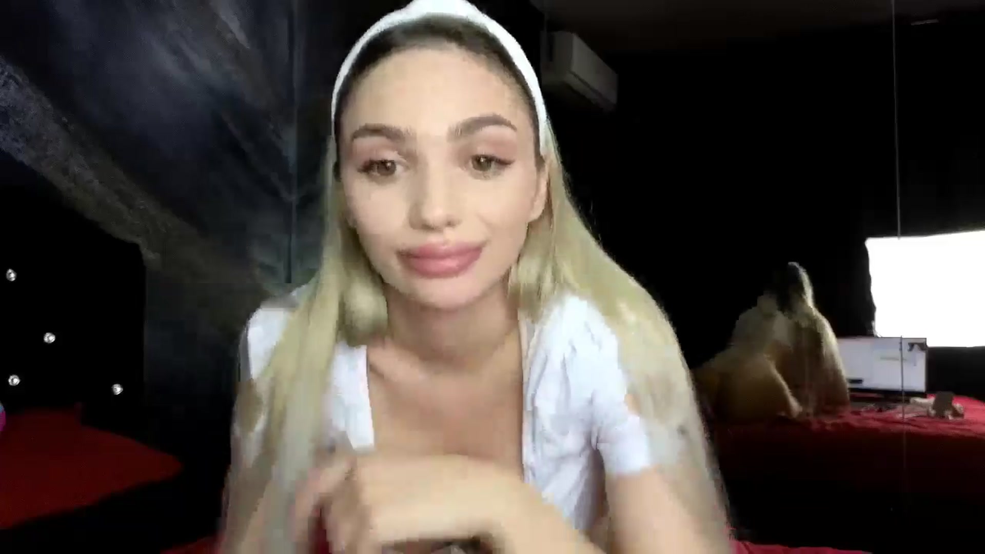 Gallery image thumbnail from HaleySweet18's myfreecams stream on, 12/10/2025, 24:59 image 4 of 20