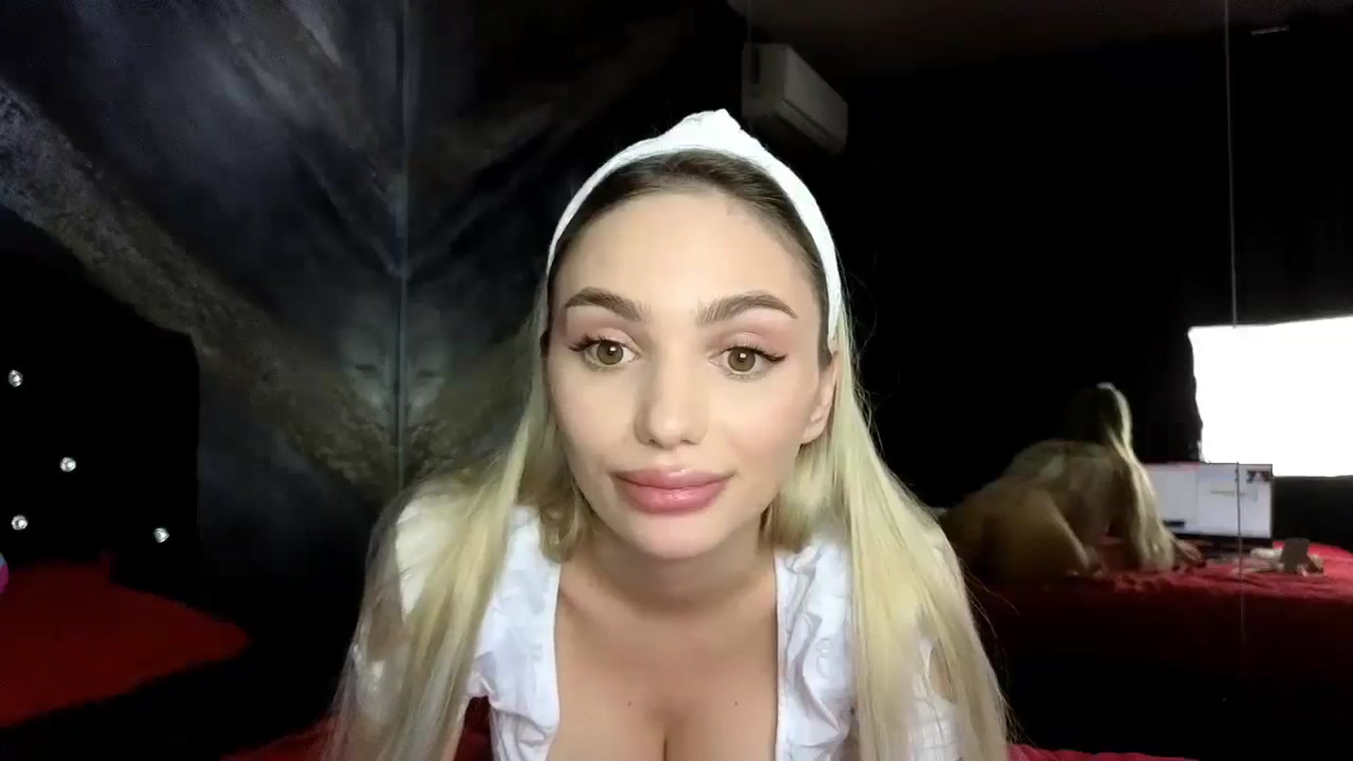 Gallery image thumbnail from HaleySweet18's myfreecams stream on, 12/10/2025, 24:59 image 9 of 20