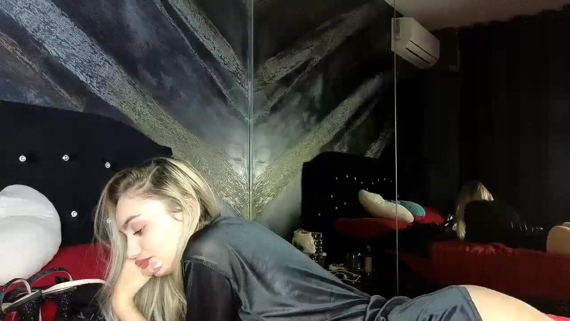 Gallery image thumbnail from HaleySweet18's myfreecams stream on, 12/11/2025, 07:33 image 12 of 20