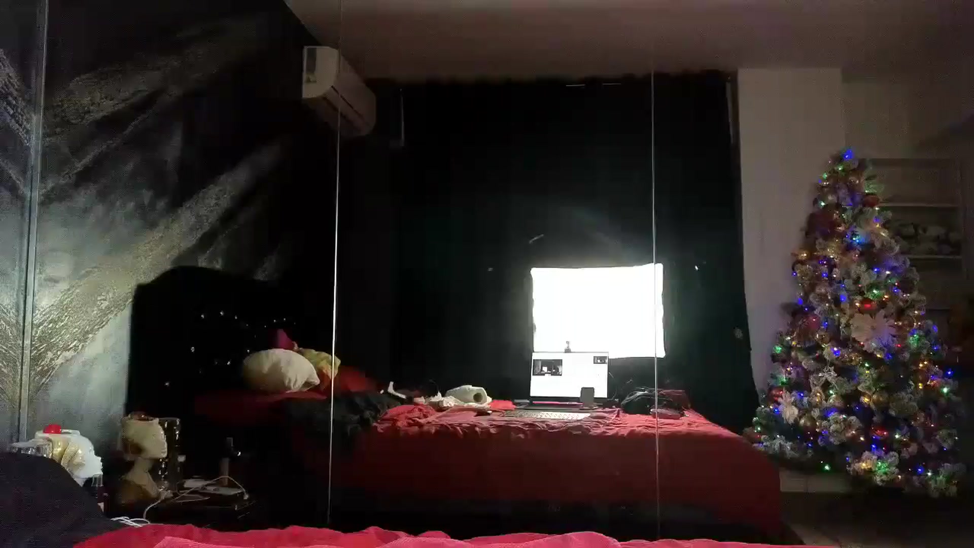 Gallery image thumbnail from HaleySweet18's myfreecams stream on, 12/17/2025, 21:52 image 7 of 20
