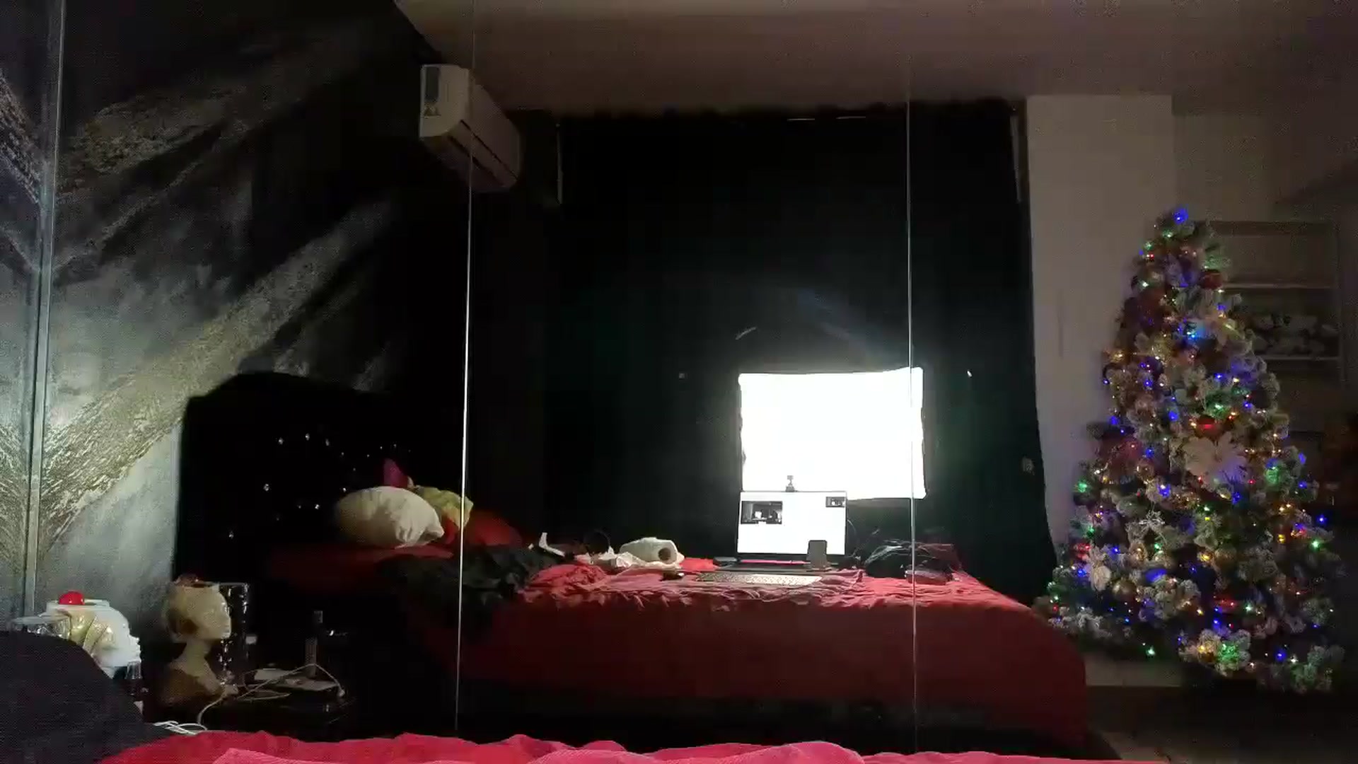 Gallery image thumbnail from HaleySweet18's myfreecams stream on, 12/17/2025, 21:52 image 6 of 20