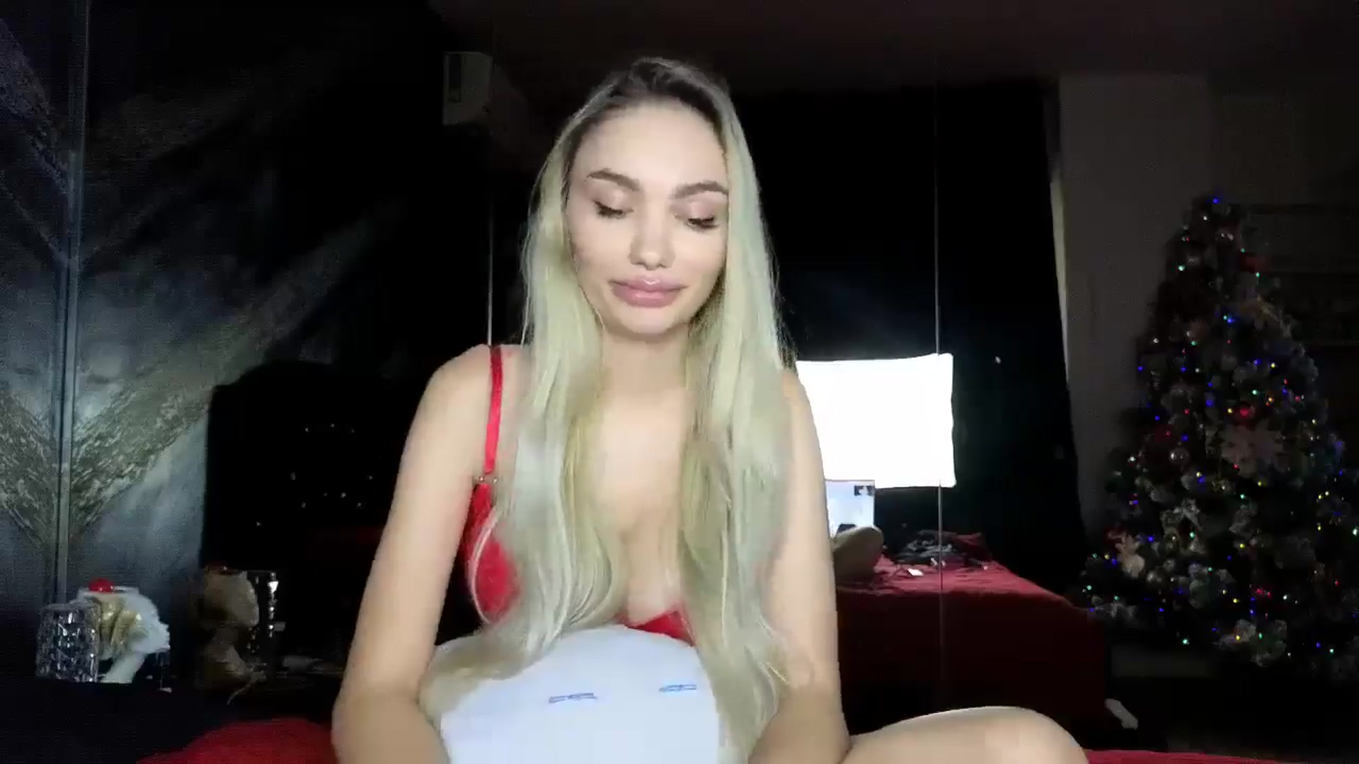 Gallery image thumbnail from HaleySweet18's myfreecams stream on, 12/18/2025, 06:50 image 7 of 20