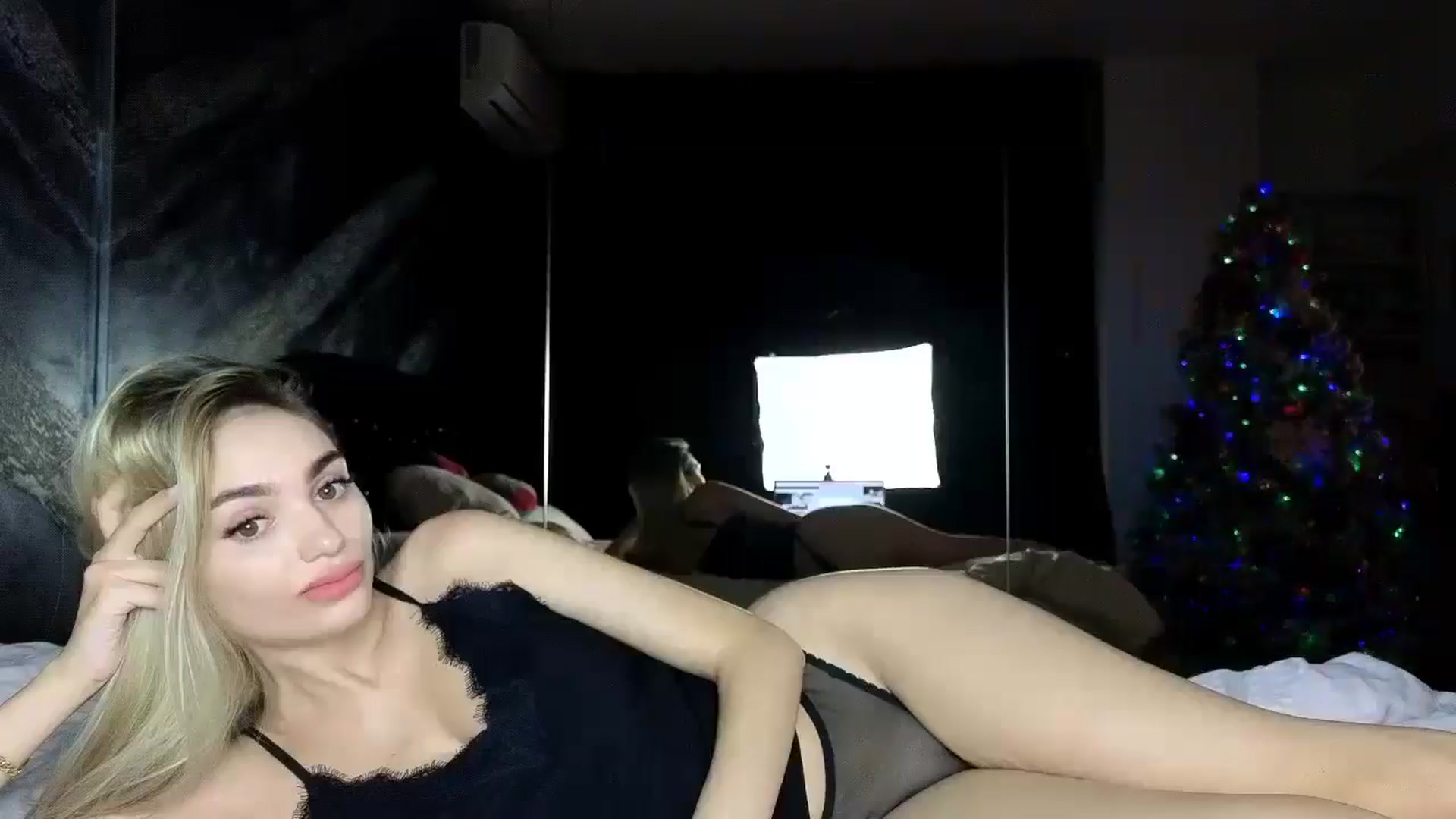 Gallery image thumbnail from HaleySweet18's myfreecams stream on, 12/23/2025, 07:41 image 13 of 20