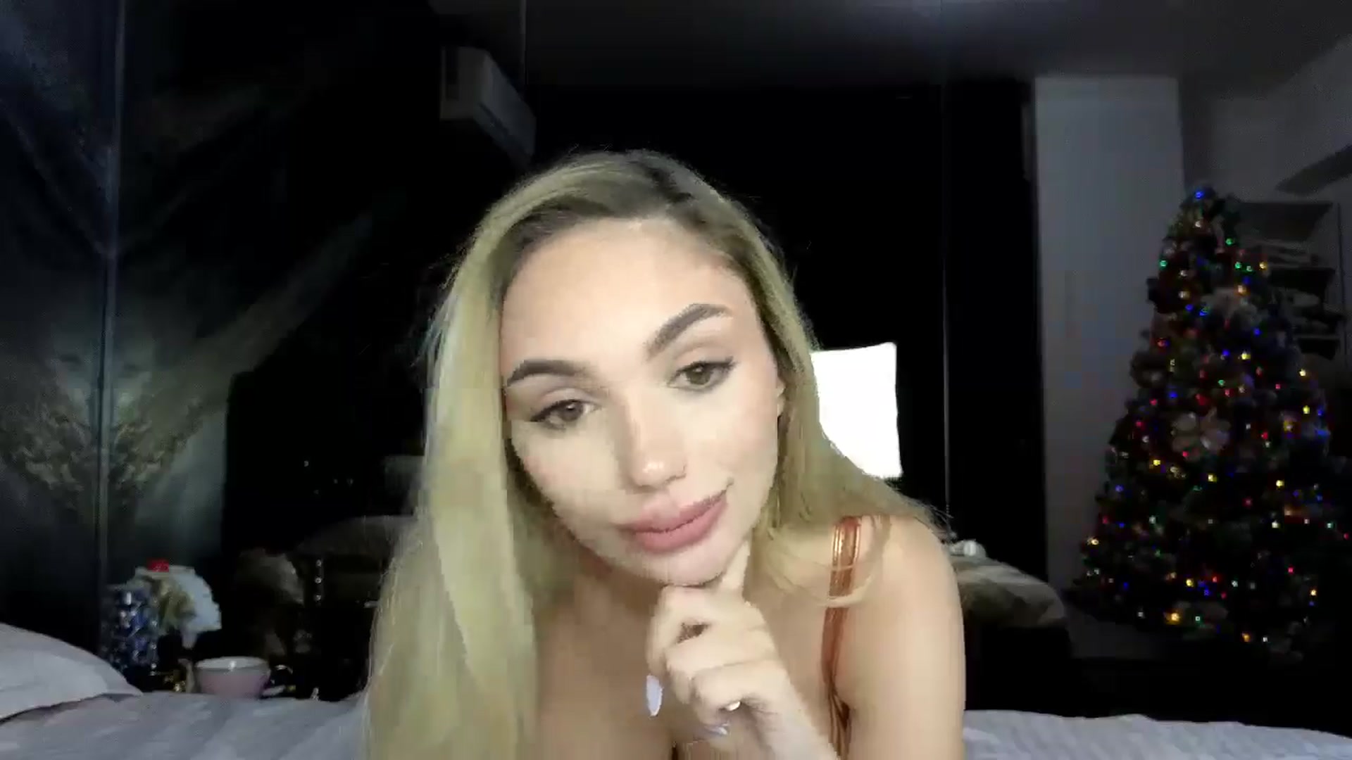 Gallery image thumbnail from HaleySweet18's myfreecams stream on, 12/29/2025, 02:13 image 10 of 20