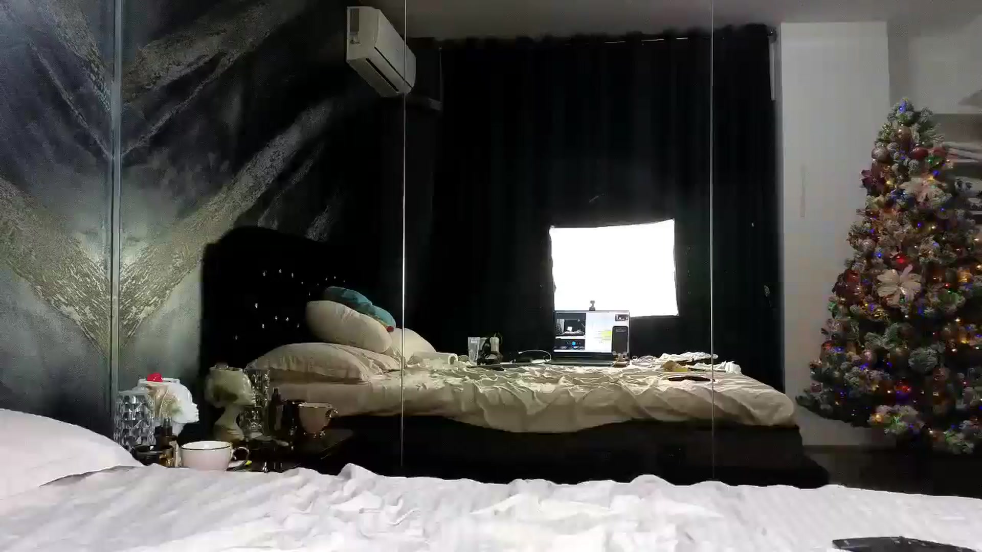 Gallery image thumbnail from HaleySweet18's myfreecams stream on, 12/29/2025, 05:12 image 7 of 20