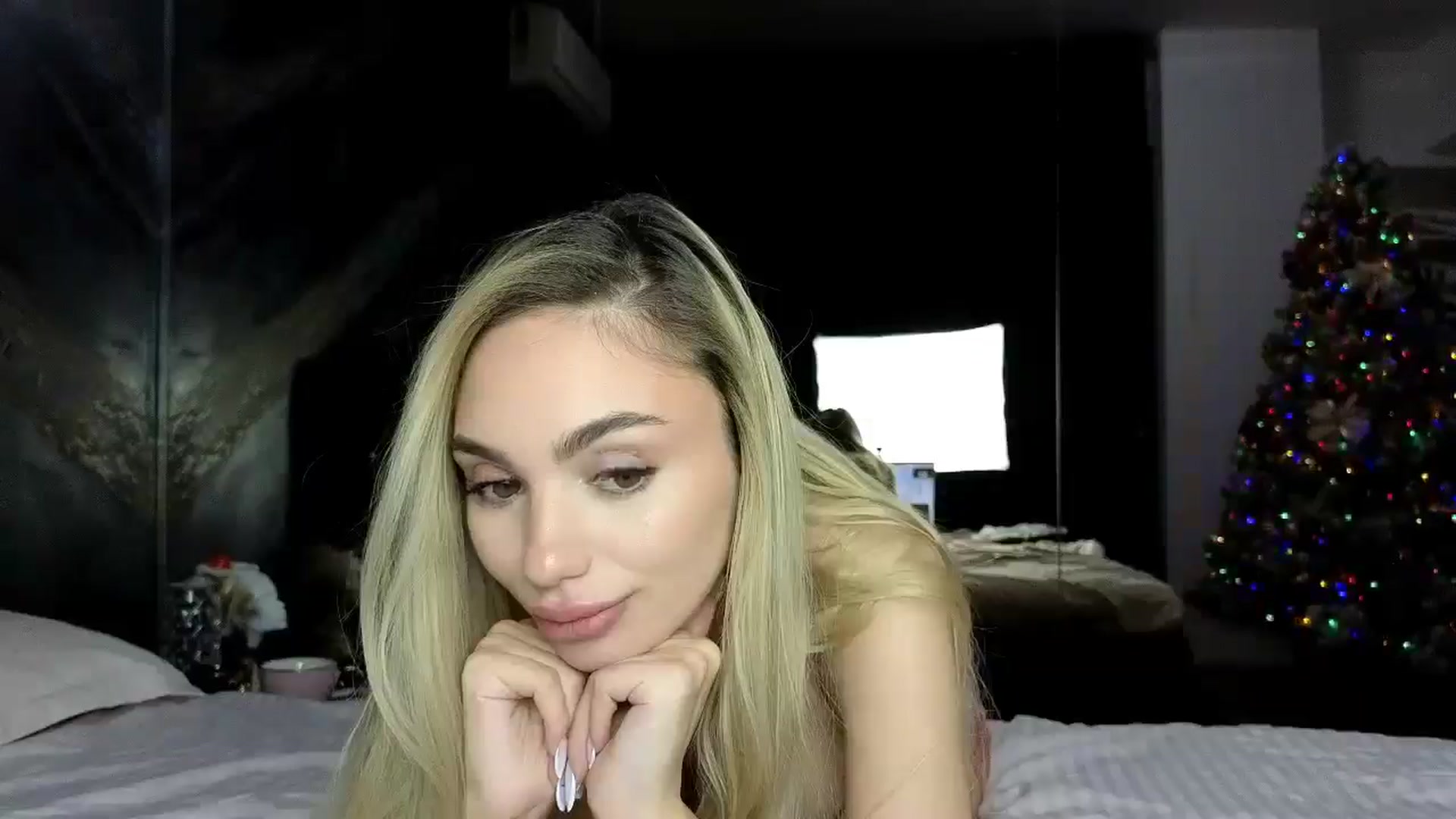 Gallery image thumbnail from HaleySweet18's myfreecams stream on, 12/29/2025, 06:33 image 17 of 20