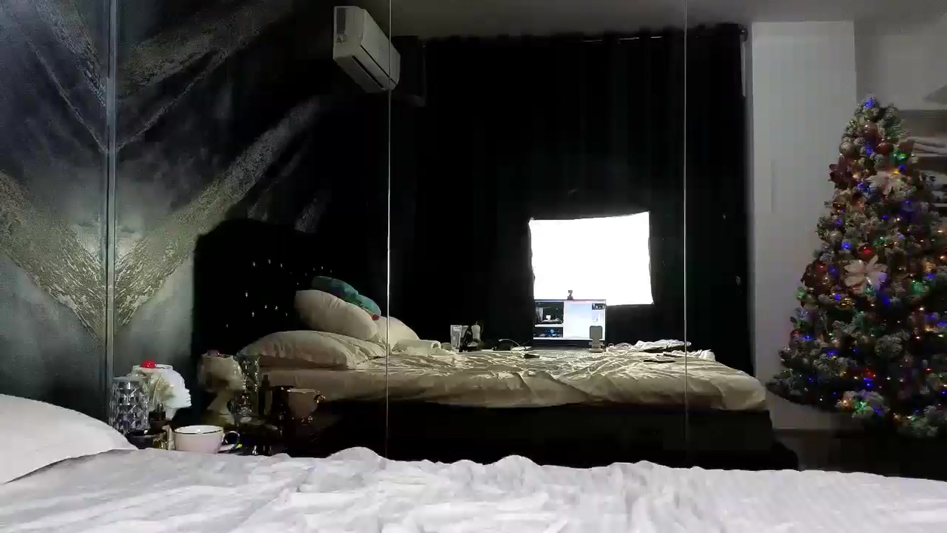 Gallery image thumbnail from HaleySweet18's myfreecams stream on, 12/29/2025, 06:33 image 14 of 20