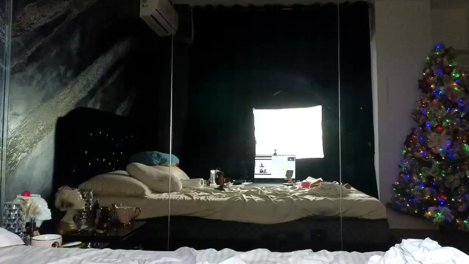 Gallery image thumbnail from HaleySweet18's myfreecams stream on, 12/31/2025, 07:44 image 9 of 20