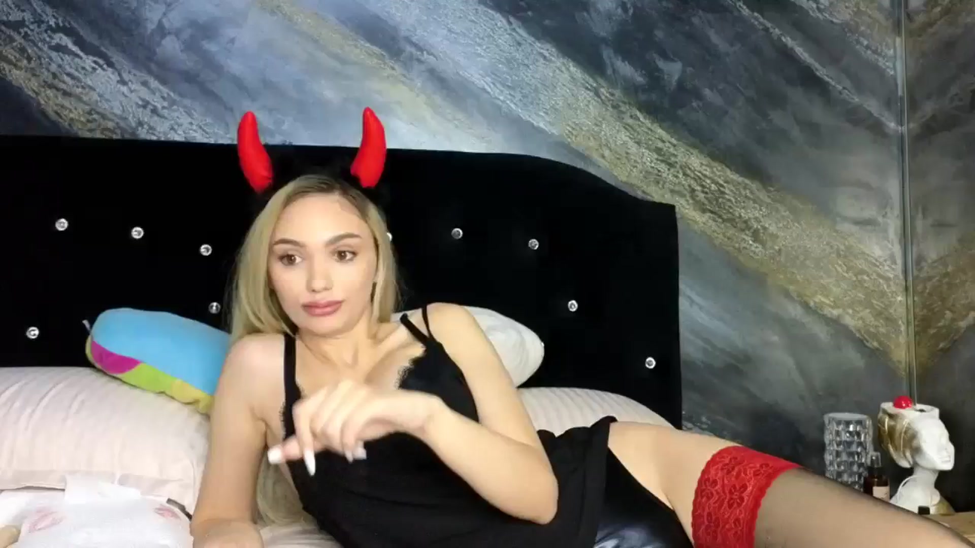 Gallery image thumbnail from HaleySweet18's myfreecams stream on, 01/06/2026, 24:49 image 1 of 20