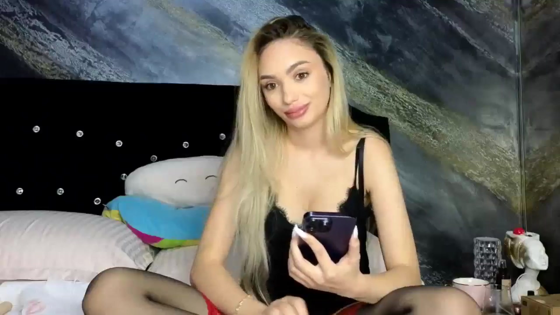 Gallery image thumbnail from HaleySweet18's myfreecams stream on, 01/06/2026, 01:04 image 17 of 20