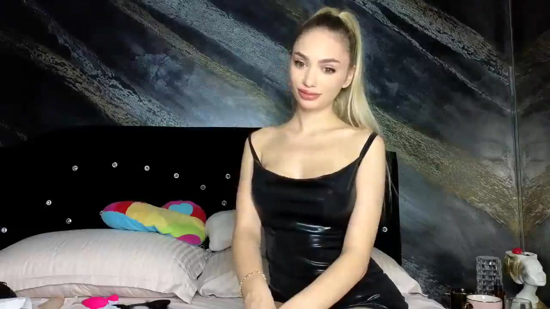 Gallery image thumbnail from HaleySweet18's myfreecams stream on, 01/08/2026, 01:59 image 14 of 20