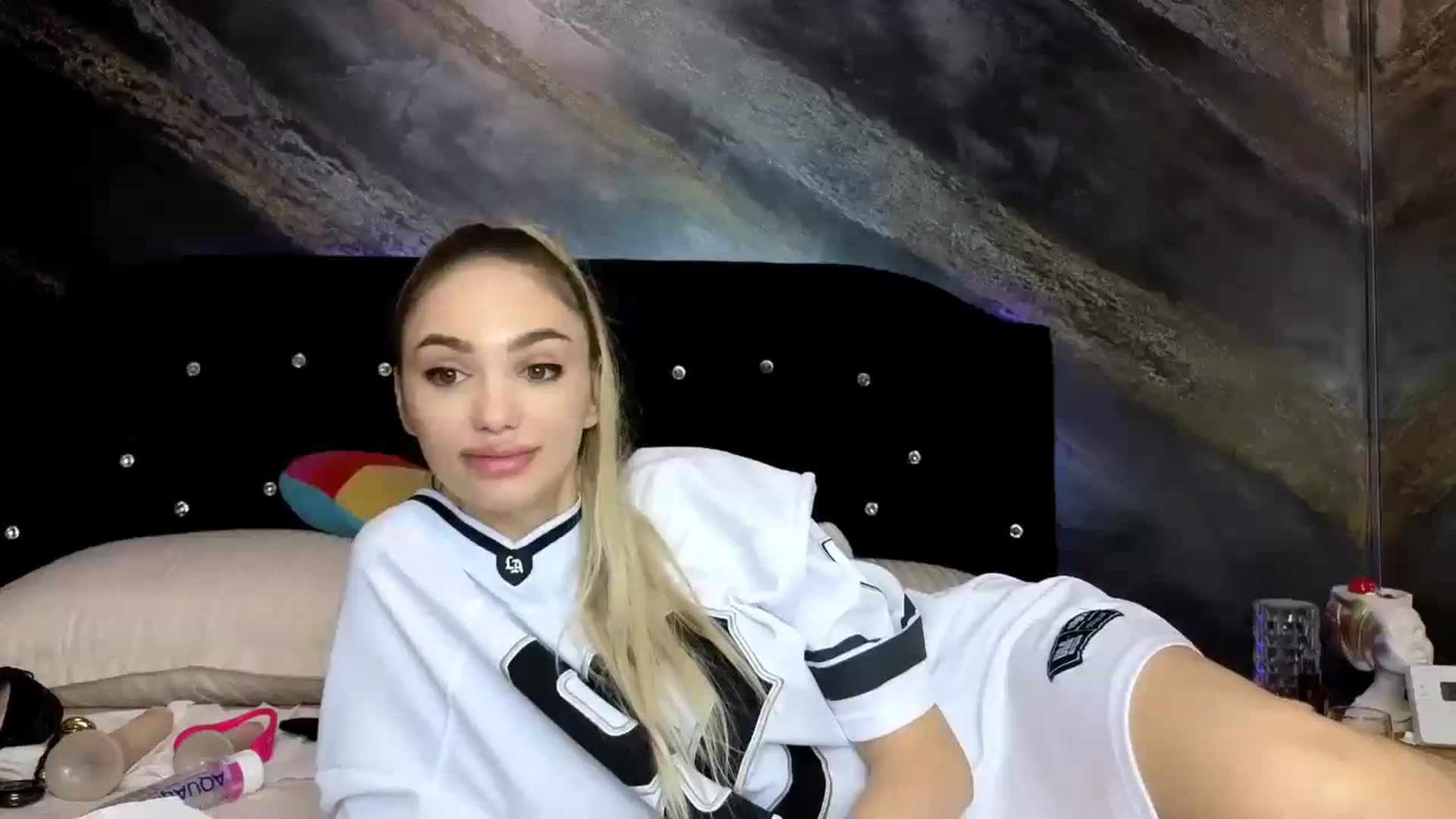 Gallery image thumbnail from HaleySweet18's myfreecams stream on, 01/08/2026, 07:31 image 3 of 20