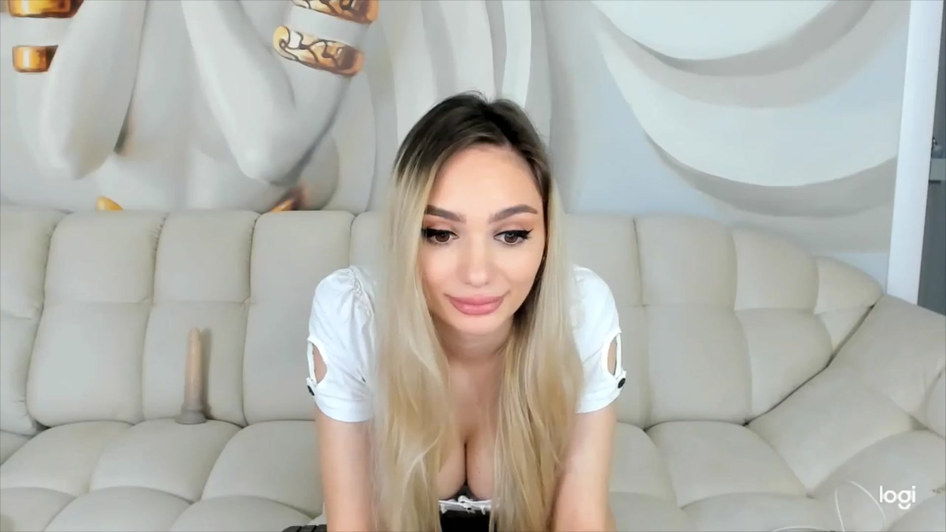 Gallery image thumbnail from HaleySweet18's myfreecams stream on, 03/26/2026, 03:28 image 17 of 20