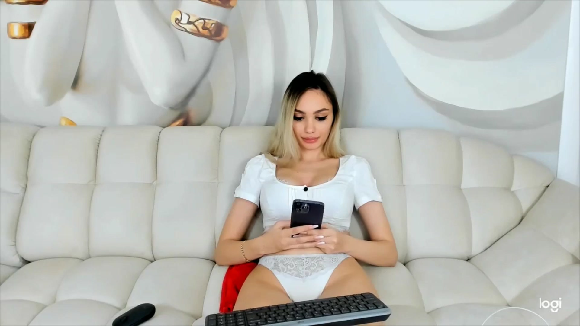 Gallery image thumbnail from HaleySweet18's myfreecams stream on, 03/26/2026, 07:13 image 13 of 20