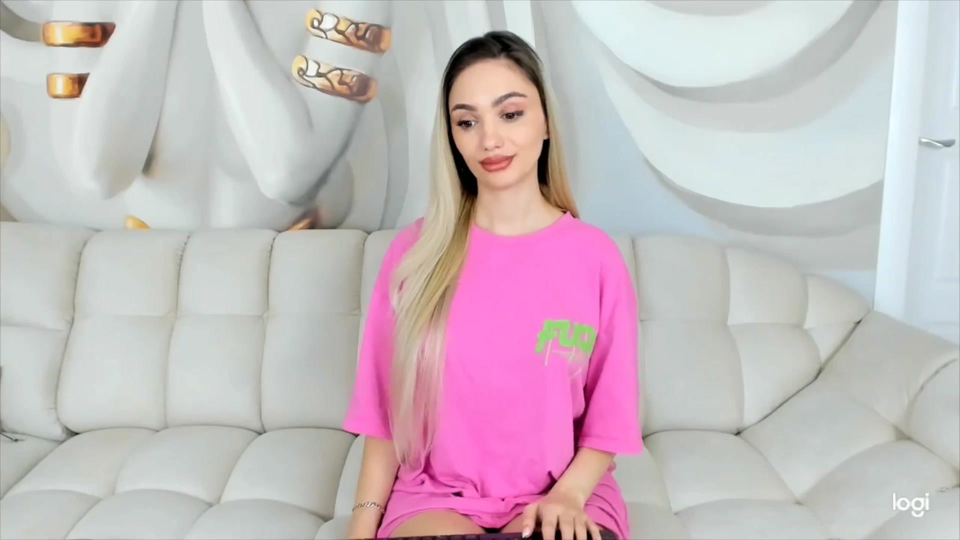 Gallery image thumbnail from HaleySweet18's myfreecams stream on, 04/07/2026, 02:44 image 10 of 20