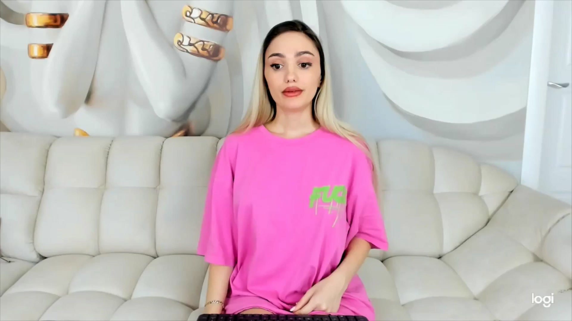 Gallery image thumbnail from HaleySweet18's myfreecams stream on, 04/07/2026, 02:44 image 1 of 20