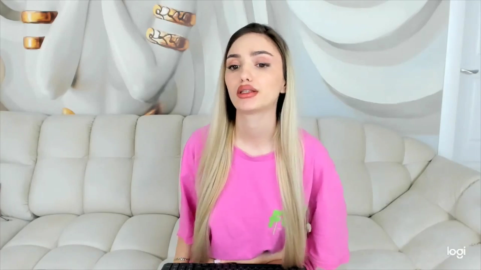 Gallery image thumbnail from HaleySweet18's myfreecams stream on, 04/07/2026, 02:44 image 6 of 20