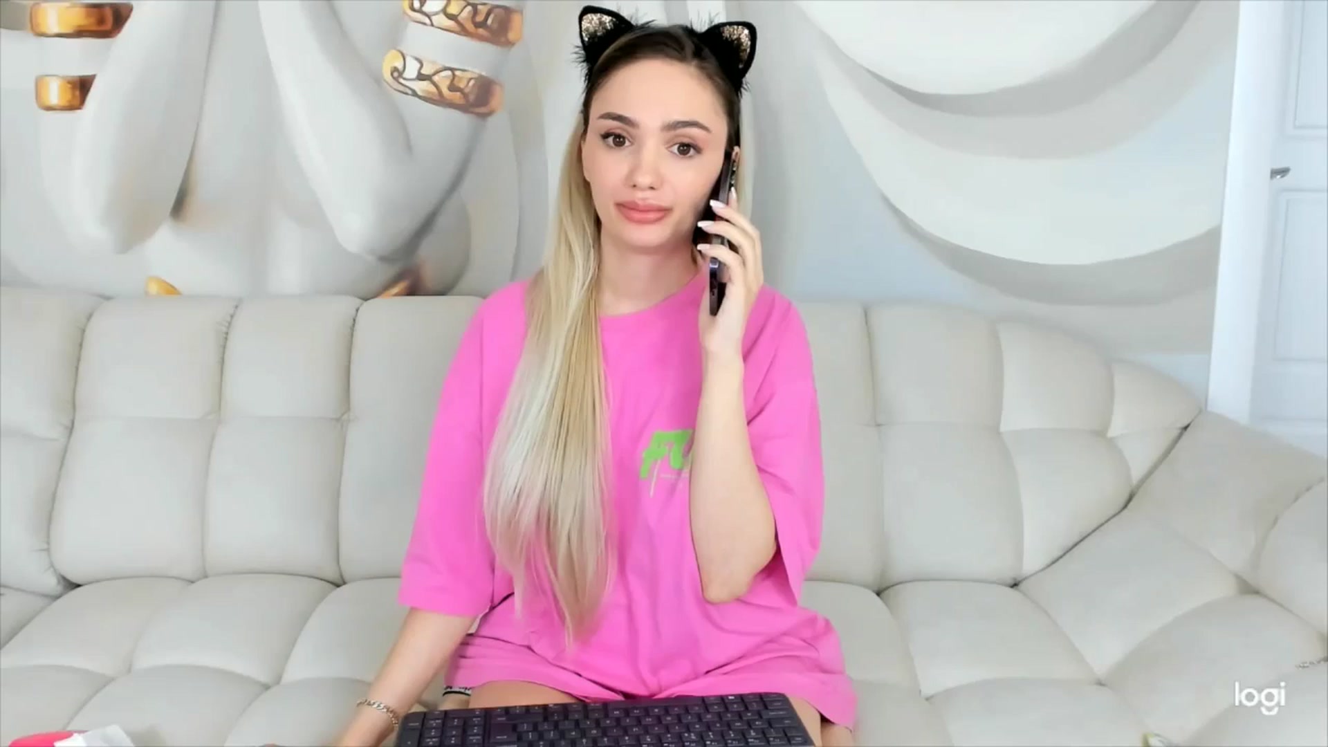Gallery image thumbnail from HaleySweet18's myfreecams stream on, 04/07/2026, 06:33 image 1 of 20