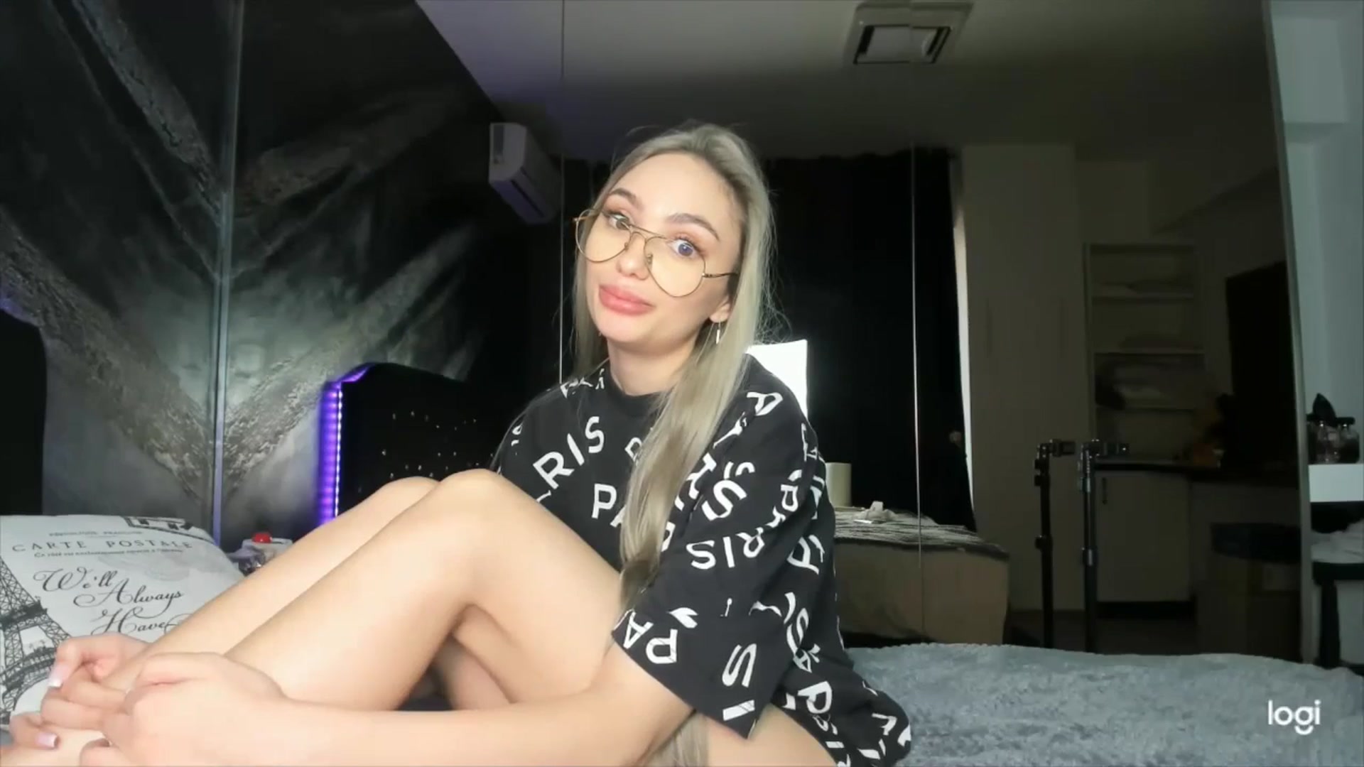 Gallery image thumbnail from HaleySweet18's myfreecams stream on, 04/15/2026, 05:01 image 5 of 20