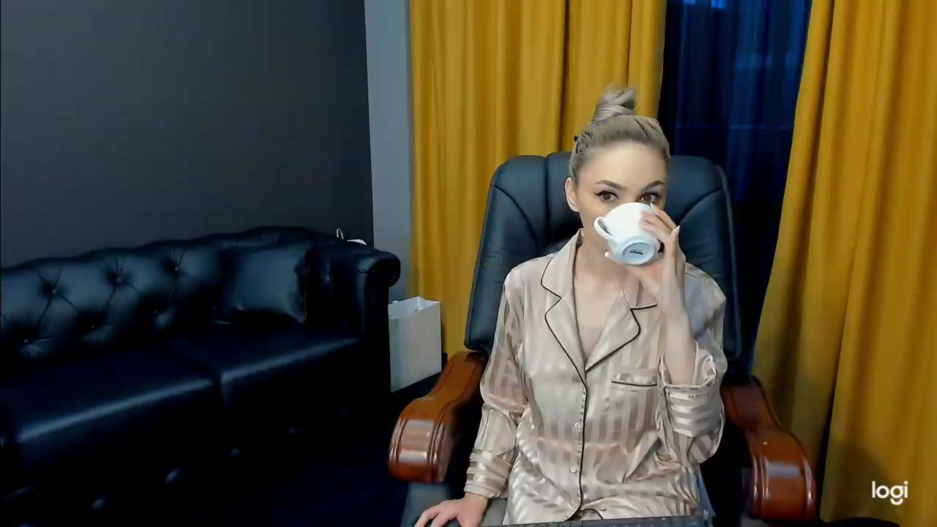 Gallery image thumbnail from HaleySweet18's myfreecams stream on, 05/13/2026, 18:01 image 5 of 20