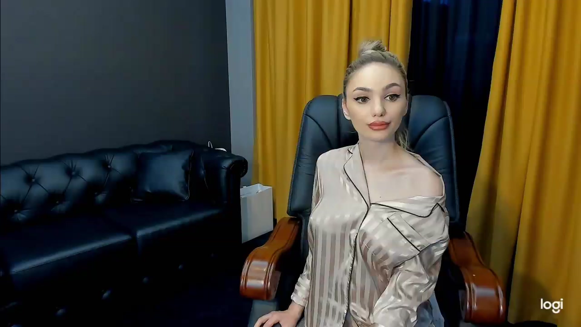 Gallery image thumbnail from HaleySweet18's myfreecams stream on, 05/13/2026, 18:01 image 12 of 20