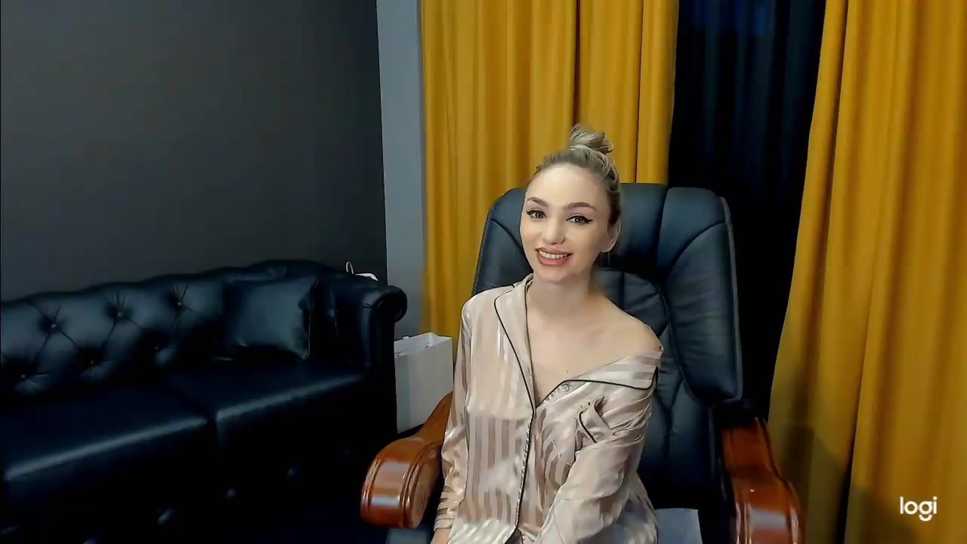 Gallery image thumbnail from HaleySweet18's myfreecams stream on, 05/13/2026, 18:01 image 18 of 20