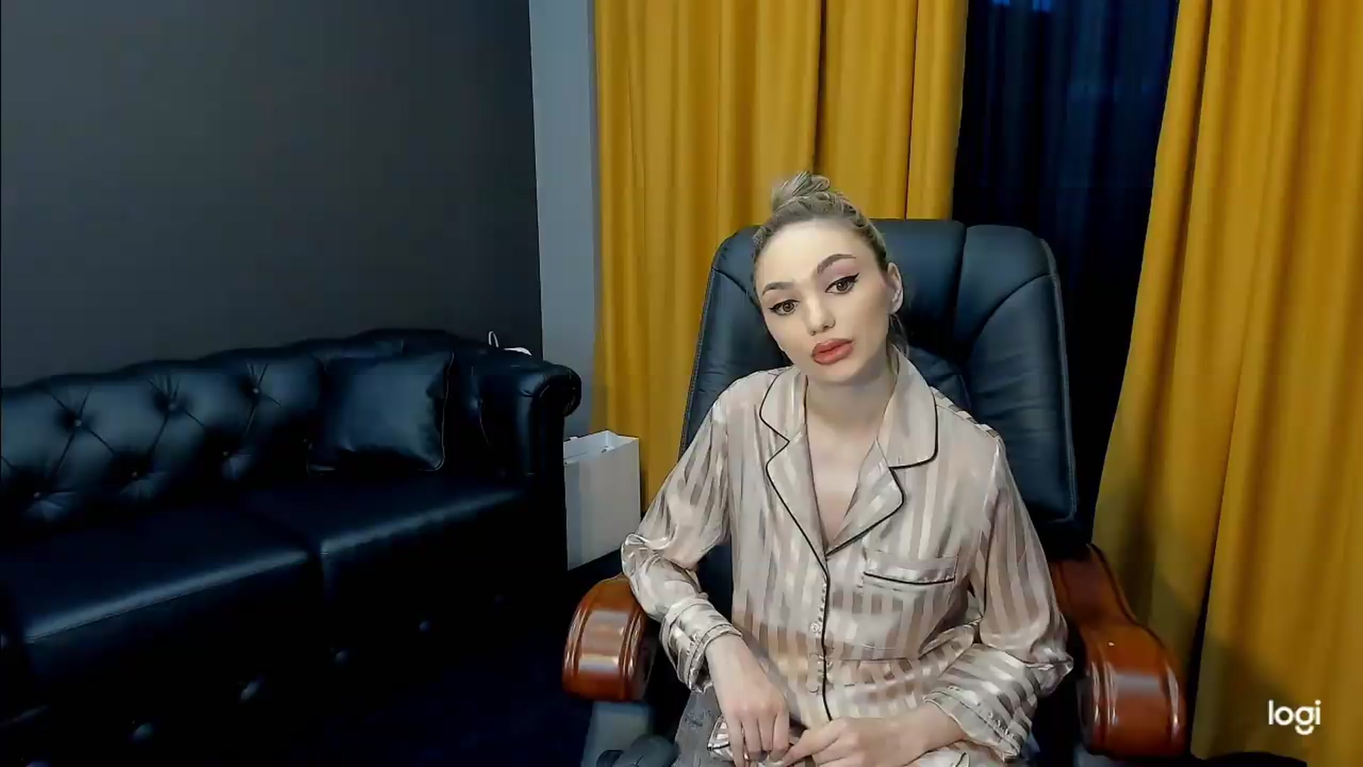 Gallery image thumbnail from HaleySweet18's myfreecams stream on, 05/13/2026, 18:01 image 10 of 20