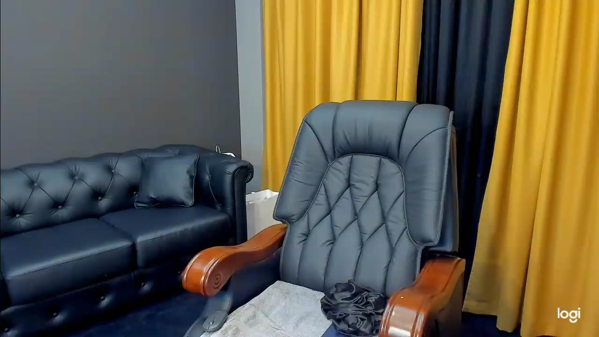 Gallery image thumbnail from HaleySweet18's myfreecams stream on, 05/13/2026, 19:49 image 15 of 20