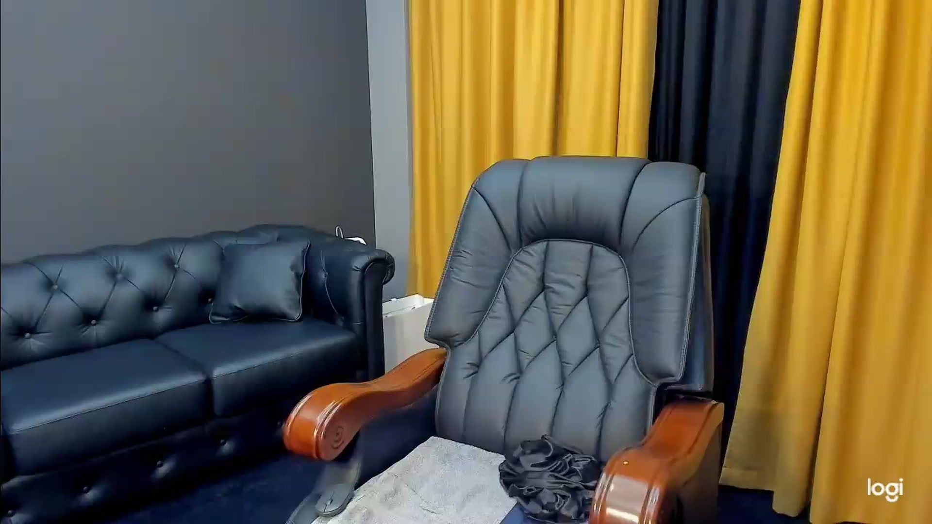 Gallery image thumbnail from HaleySweet18's myfreecams stream on, 05/13/2026, 19:49 image 12 of 20