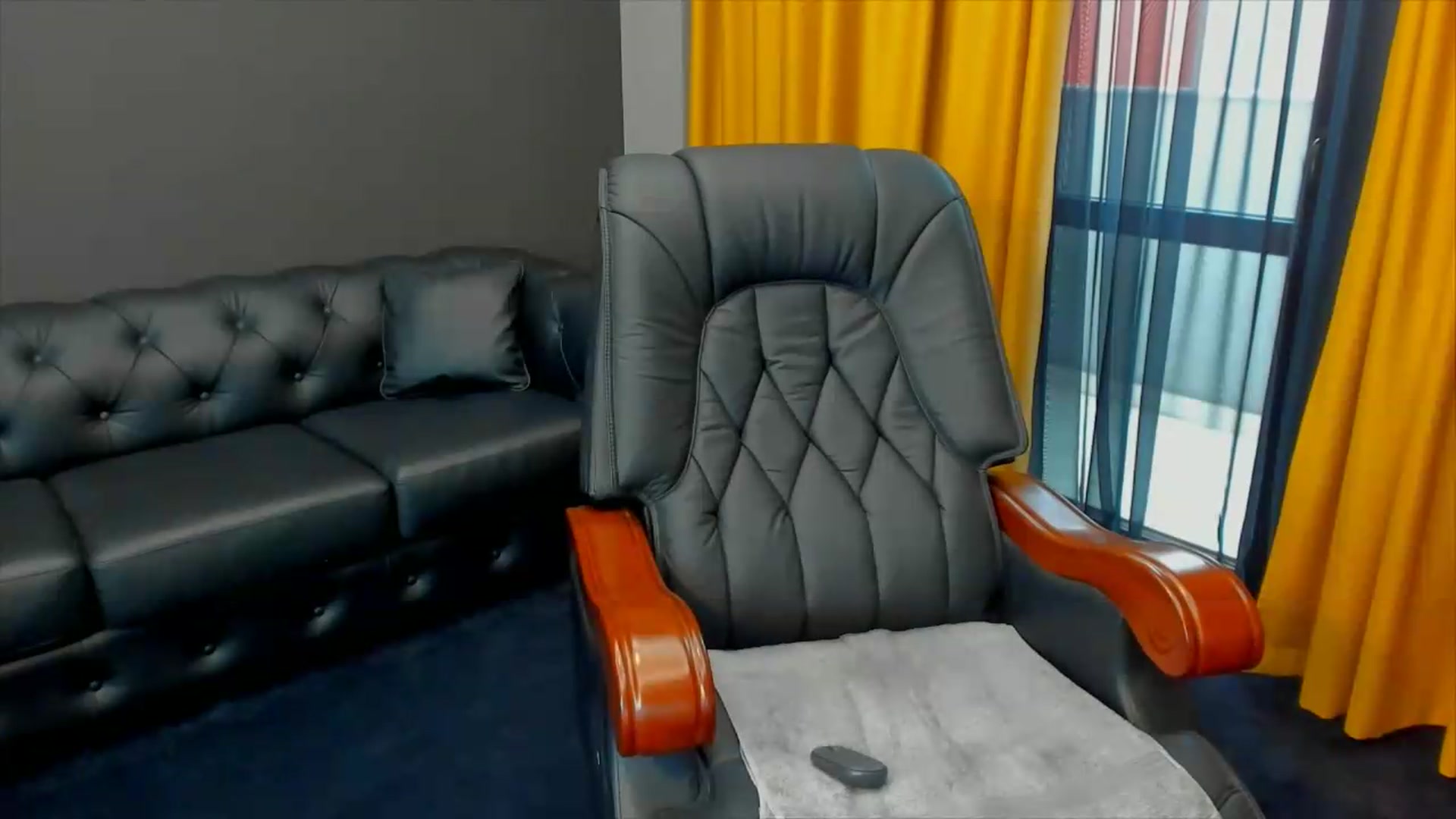 Gallery image thumbnail from HaleySweet18's myfreecams stream on, 05/31/2026, 03:16 image 16 of 20