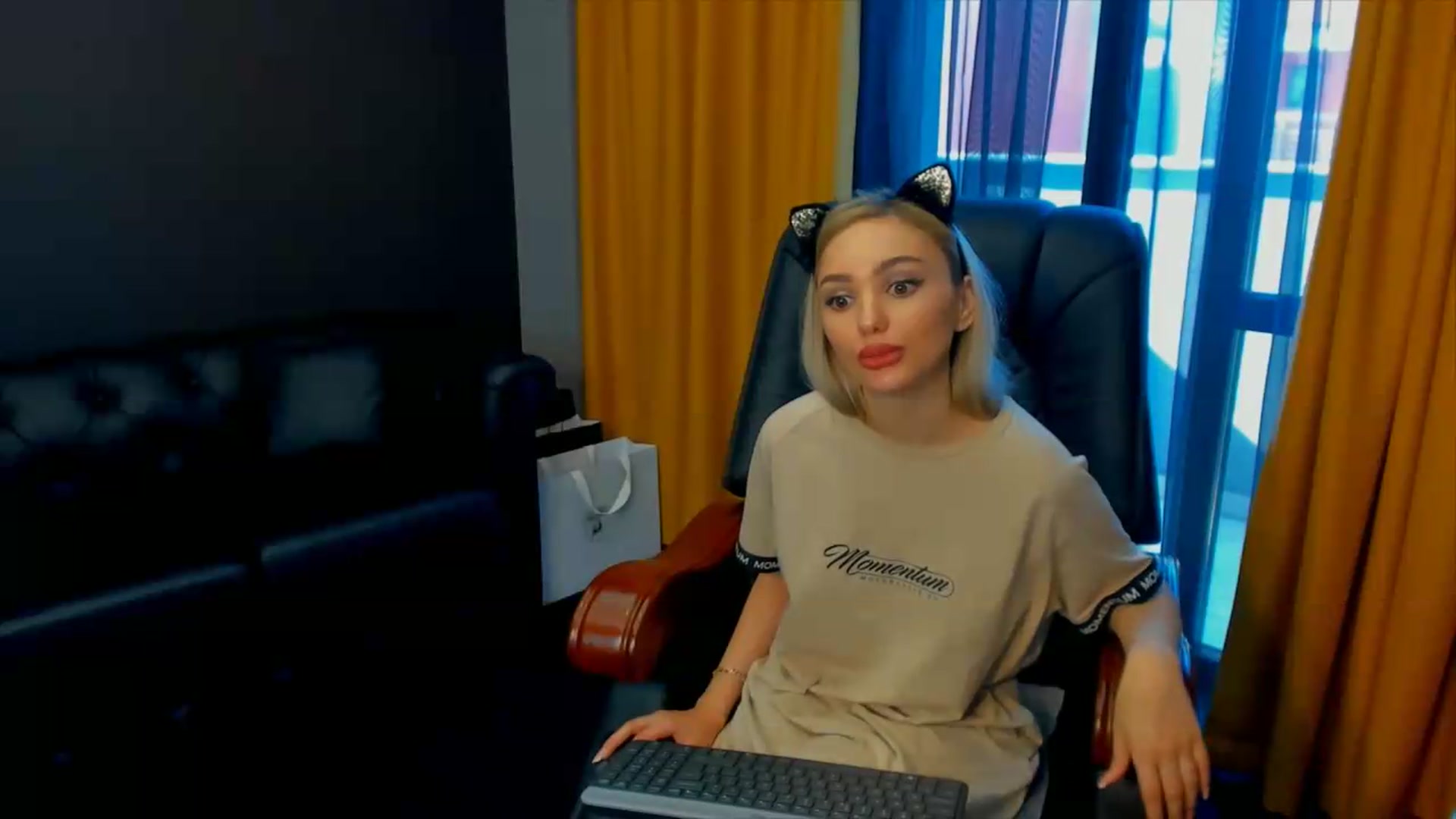 Gallery image thumbnail from HaleySweet18's myfreecams stream on, 06/05/2026, 06:48 image 10 of 20