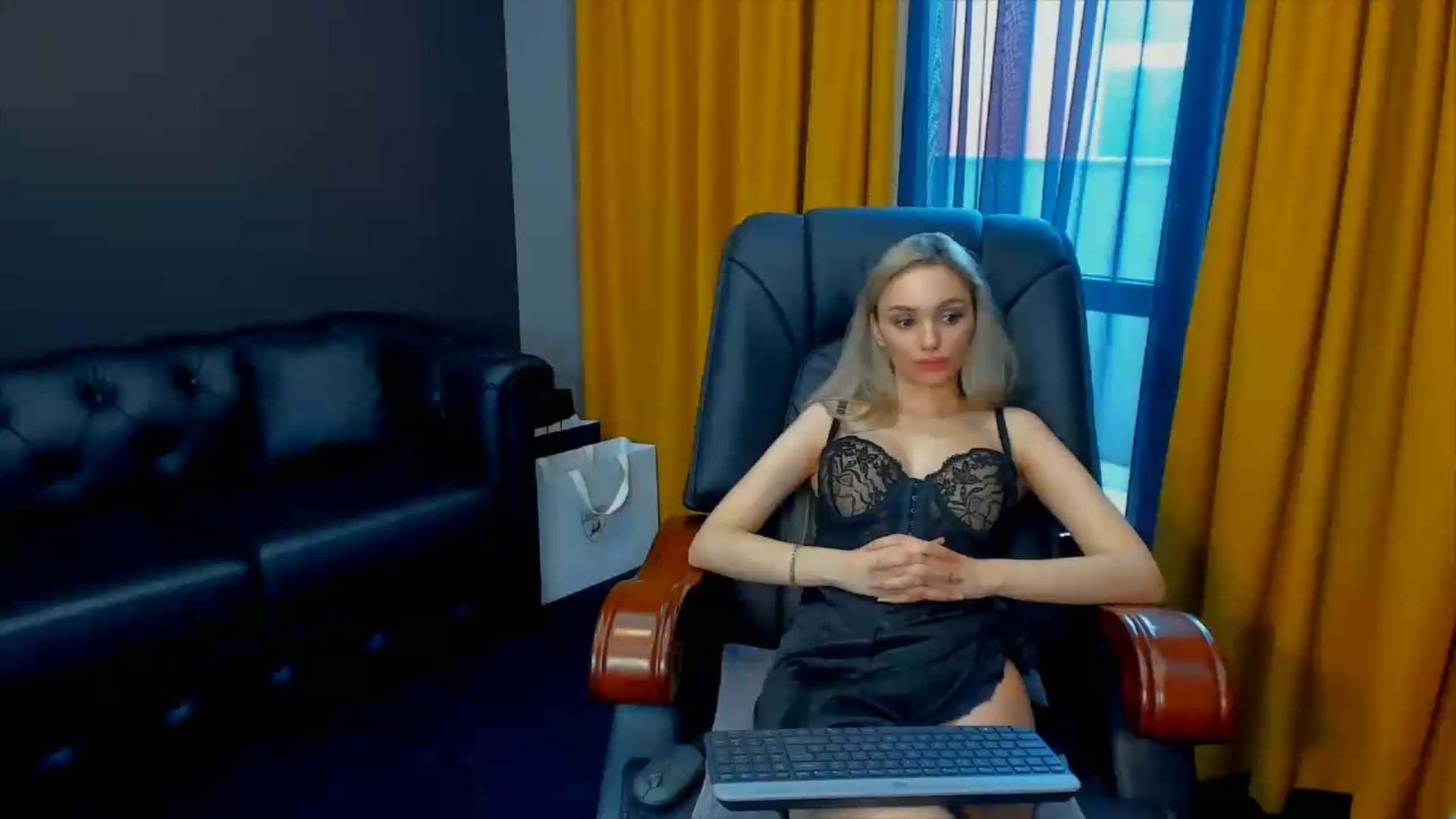 Gallery image thumbnail from HaleySweet18's myfreecams stream on, 06/07/2026, 06:02 image 4 of 20