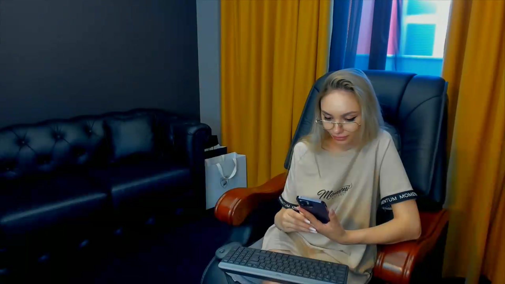 Gallery image thumbnail from HaleySweet18's myfreecams stream on, 06/10/2026, 05:29 image 5 of 20