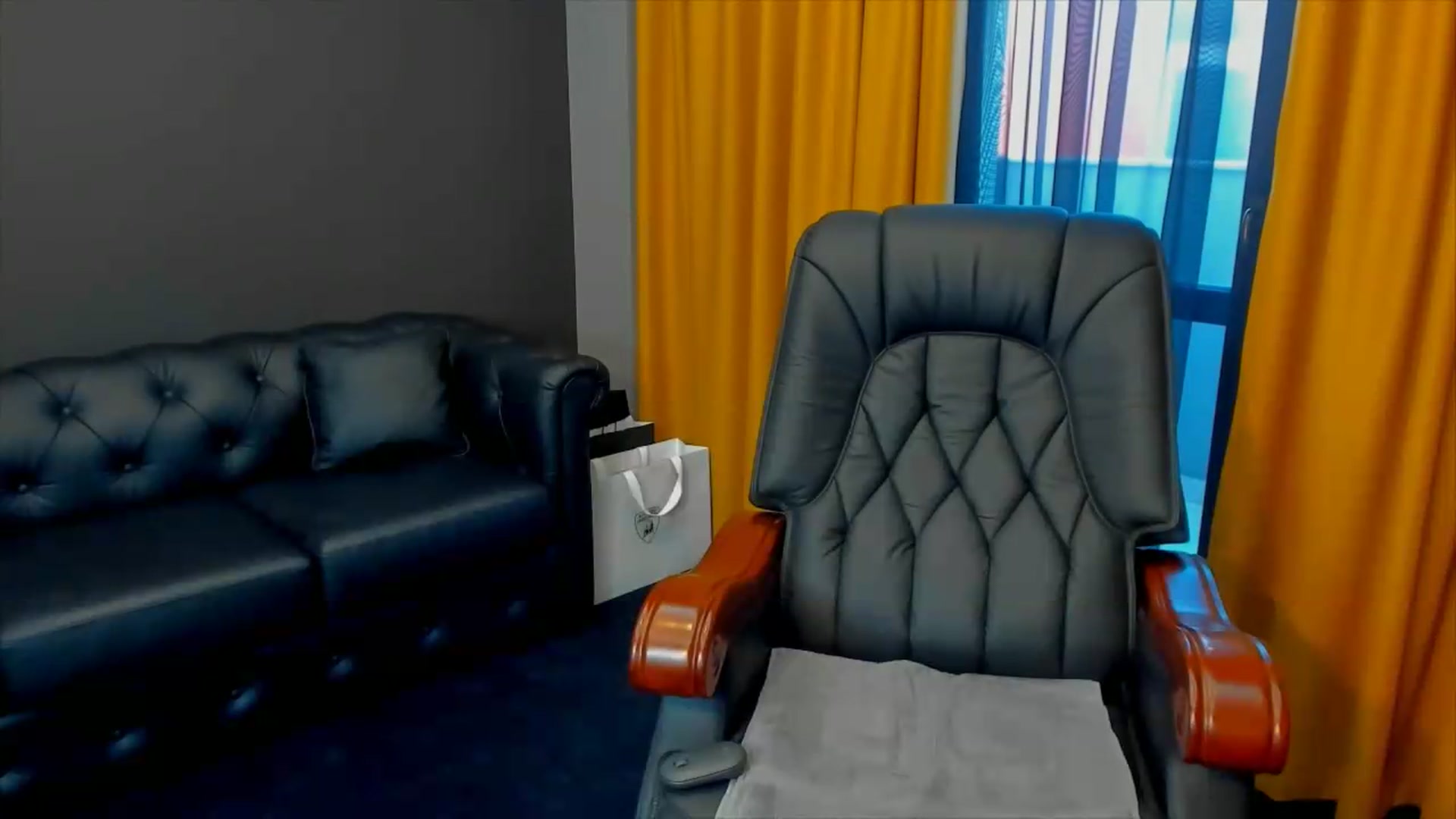 Gallery image thumbnail from HaleySweet18's myfreecams stream on, 06/10/2026, 05:29 image 6 of 20
