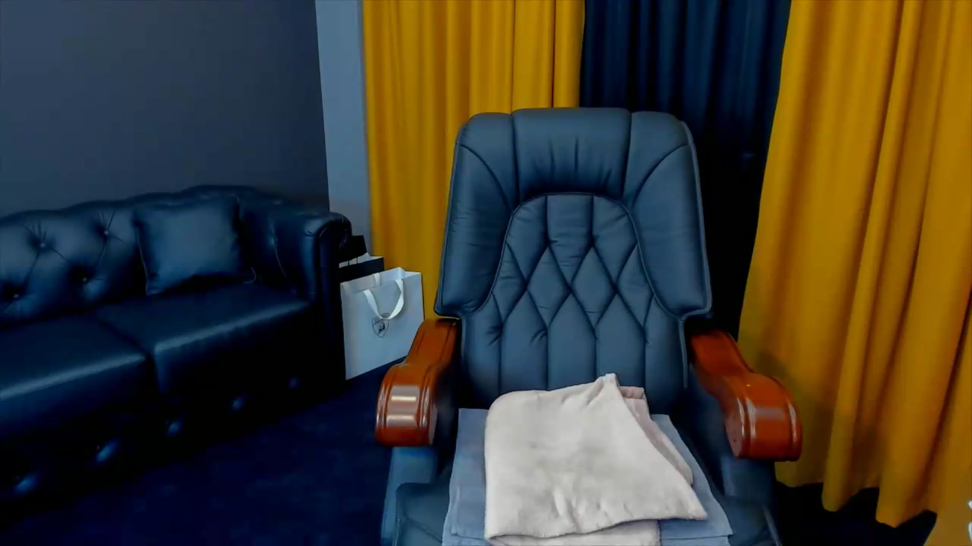 Gallery image thumbnail from HaleySweet18's myfreecams stream on, 06/10/2026, 23:05 image 2 of 20