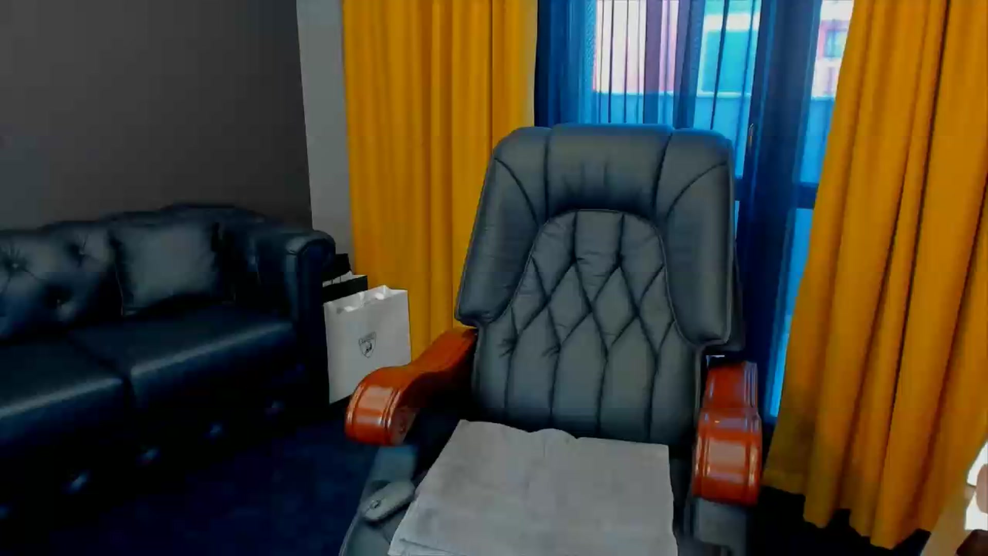Gallery image thumbnail from HaleySweet18's myfreecams stream on, 06/11/2026, 03:31 image 18 of 20